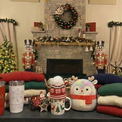 families enjoying Santas Workshop at the Christmas Carnival of Lights (1)
