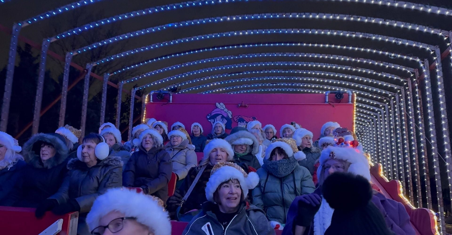 Santas GIANT Sleigh Santas GIANT Sleigh
